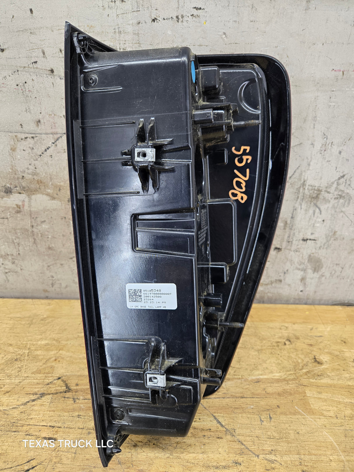 2019-2023 GMC Sierra 1500 2500 3500 HD LH Driver Side Tail Light 85105348