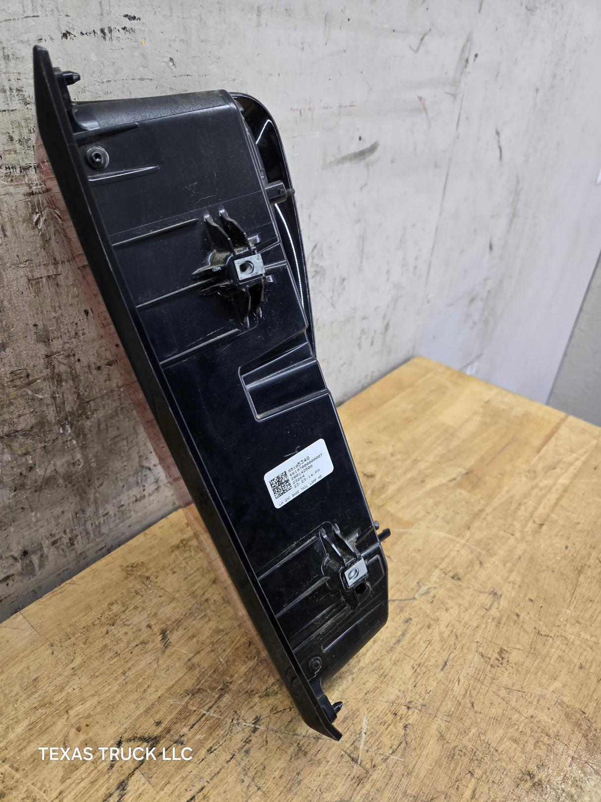 2019-2023 GMC Sierra 1500 2500 3500 HD LH Driver Side Tail Light 85105348