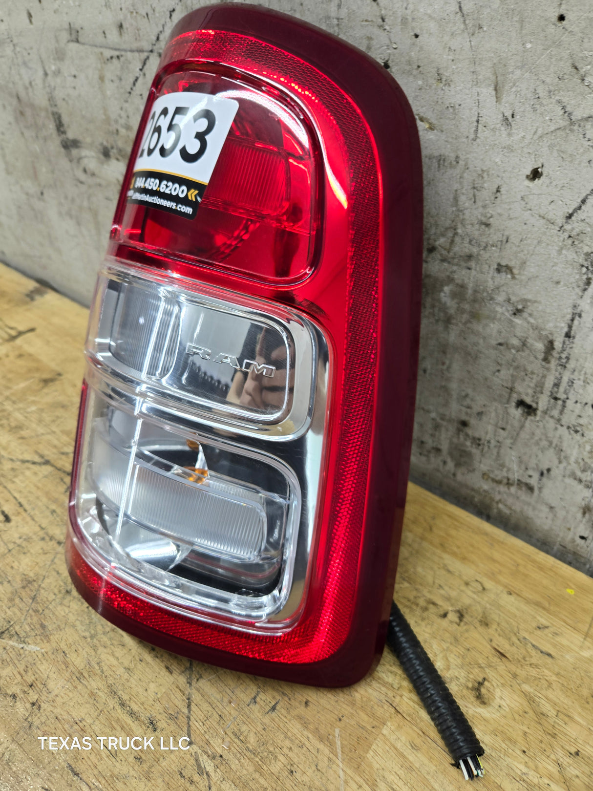 2019-2025 5th Gen Dodge Ram 2500 3500 RH Passenger Side Tail Light Halogen 68361714AF
