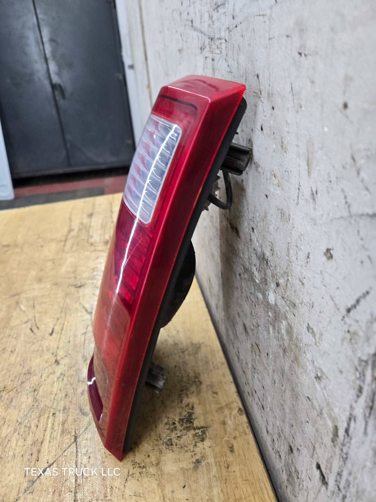 2008-2016 Ford Super Duty F250 F350 F450 F550 LH Driver Side Tail Light