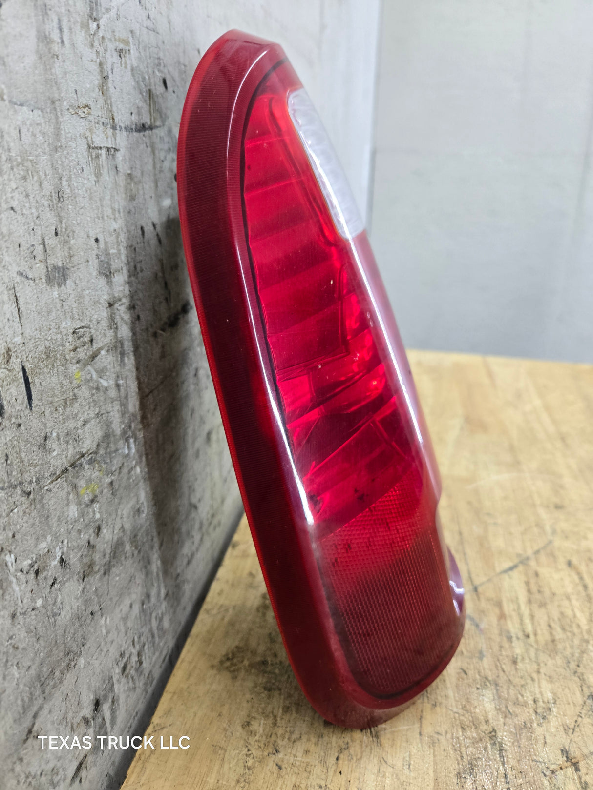 2008-2016 Ford Super Duty F250 F350 F450 F550 LH Driver Side Tail Light