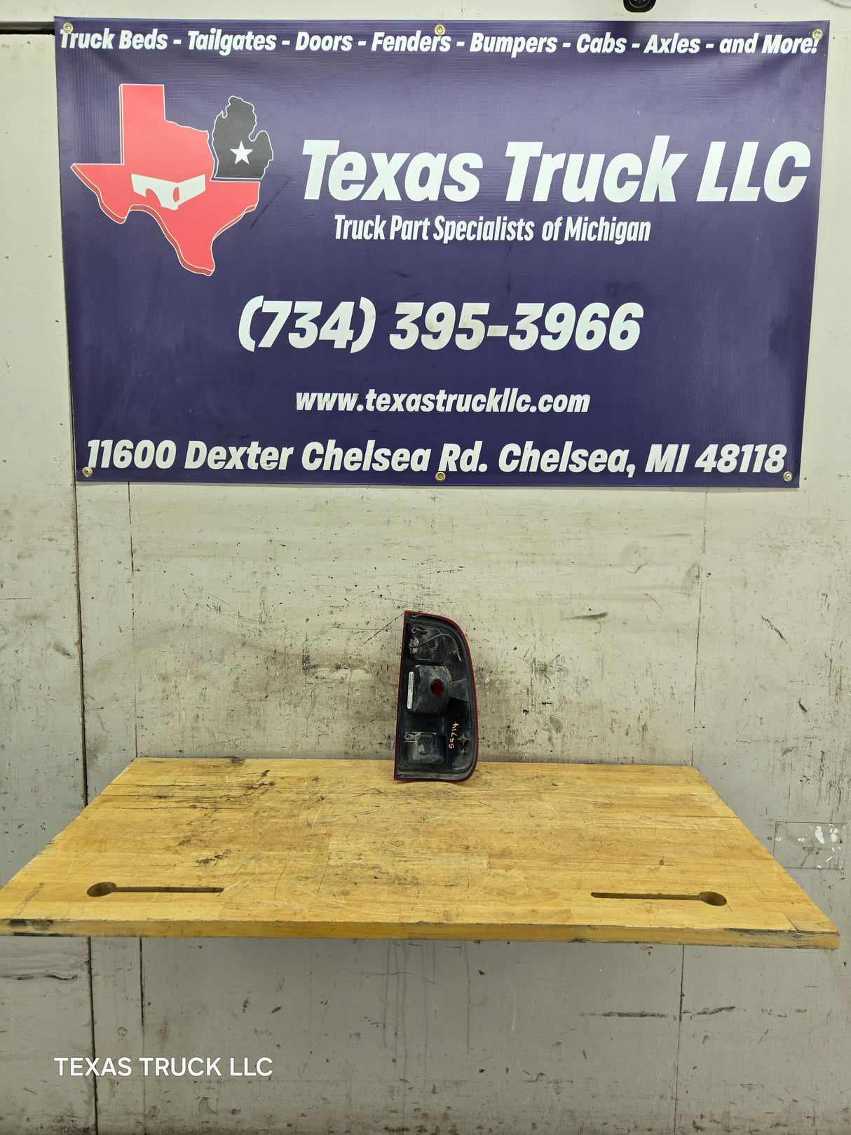 2008-2016 Ford Super Duty F250 F350 F450 F550 LH Driver Side Tail Light