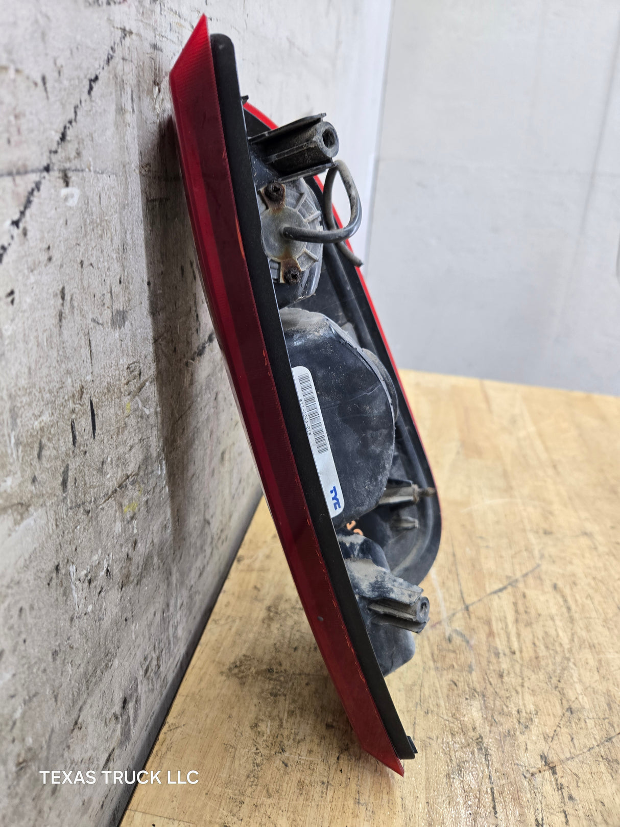 2008-2016 Ford Super Duty F250 F350 F450 F550 LH Driver Side Tail Light