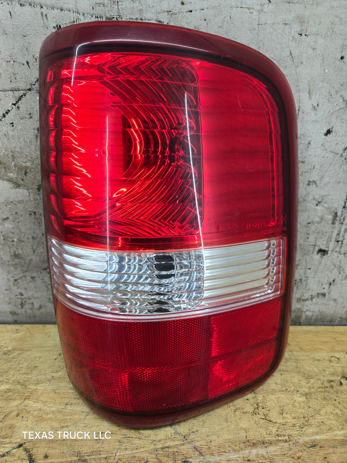 2004-2008 Ford F-150 Passenger Side Tail Light Right Hand