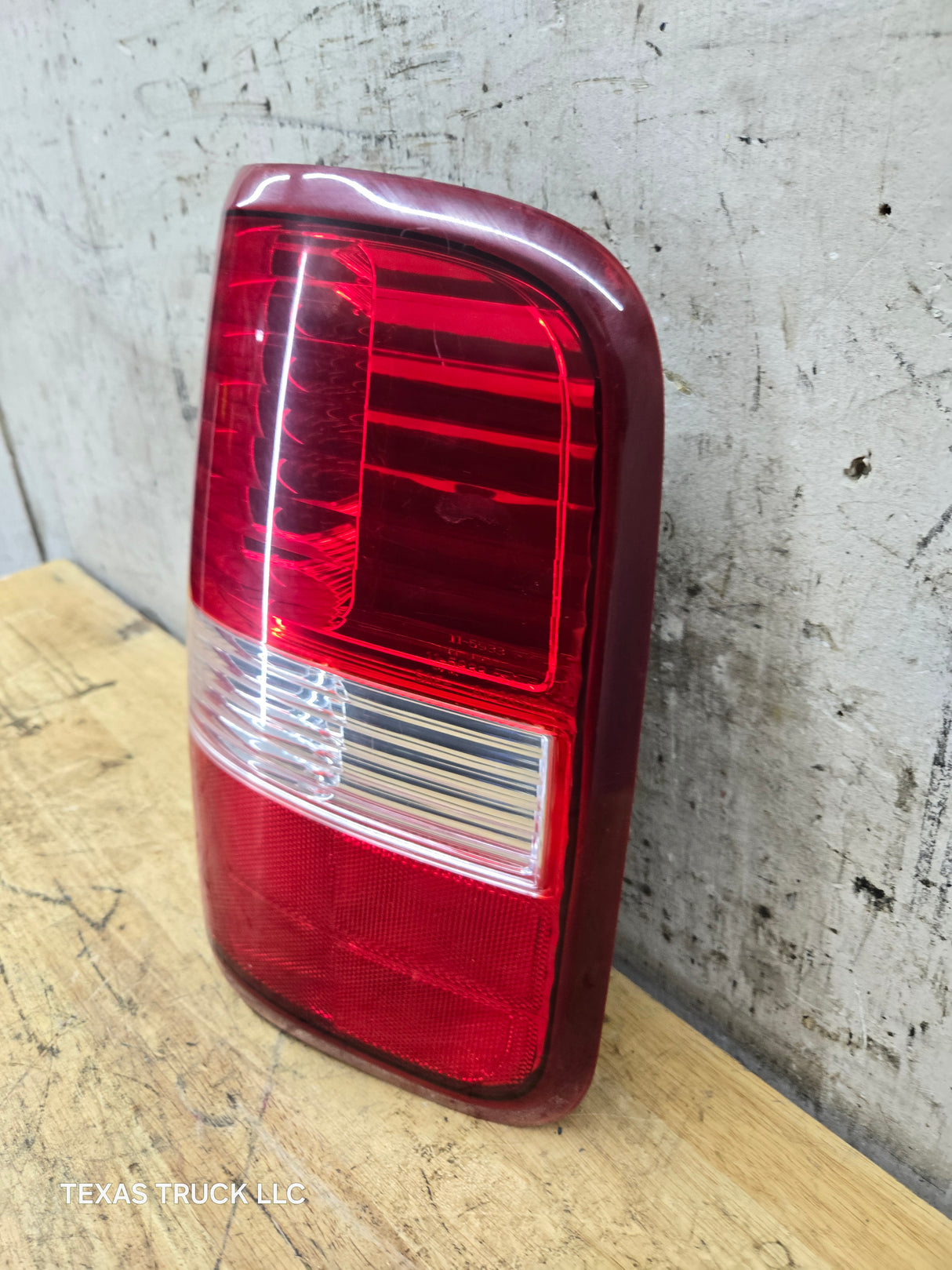 2004-2008 Ford F-150 Passenger Side Tail Light Right Hand