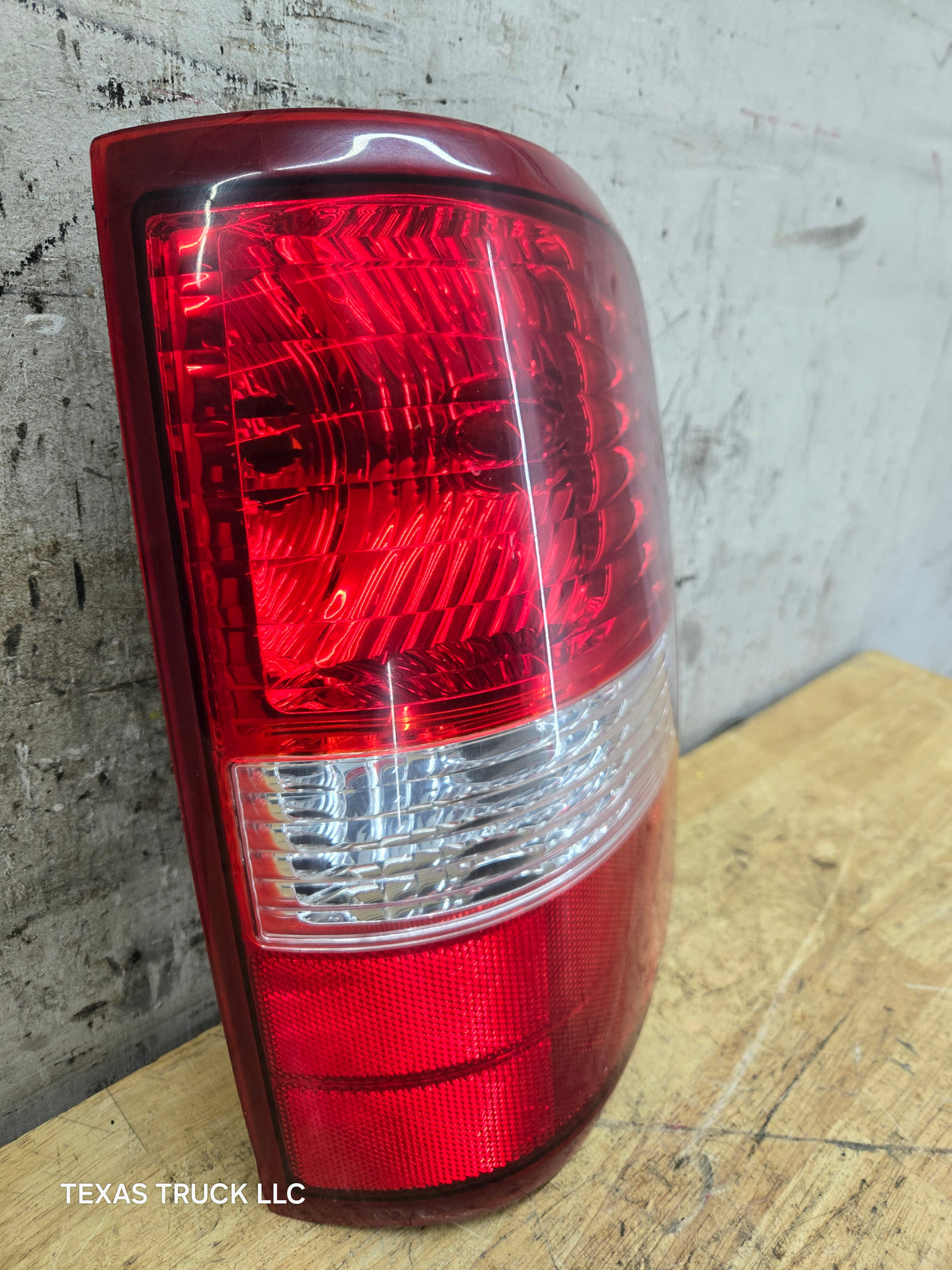 2004-2008 Ford F-150 Passenger Side Tail Light Right Hand