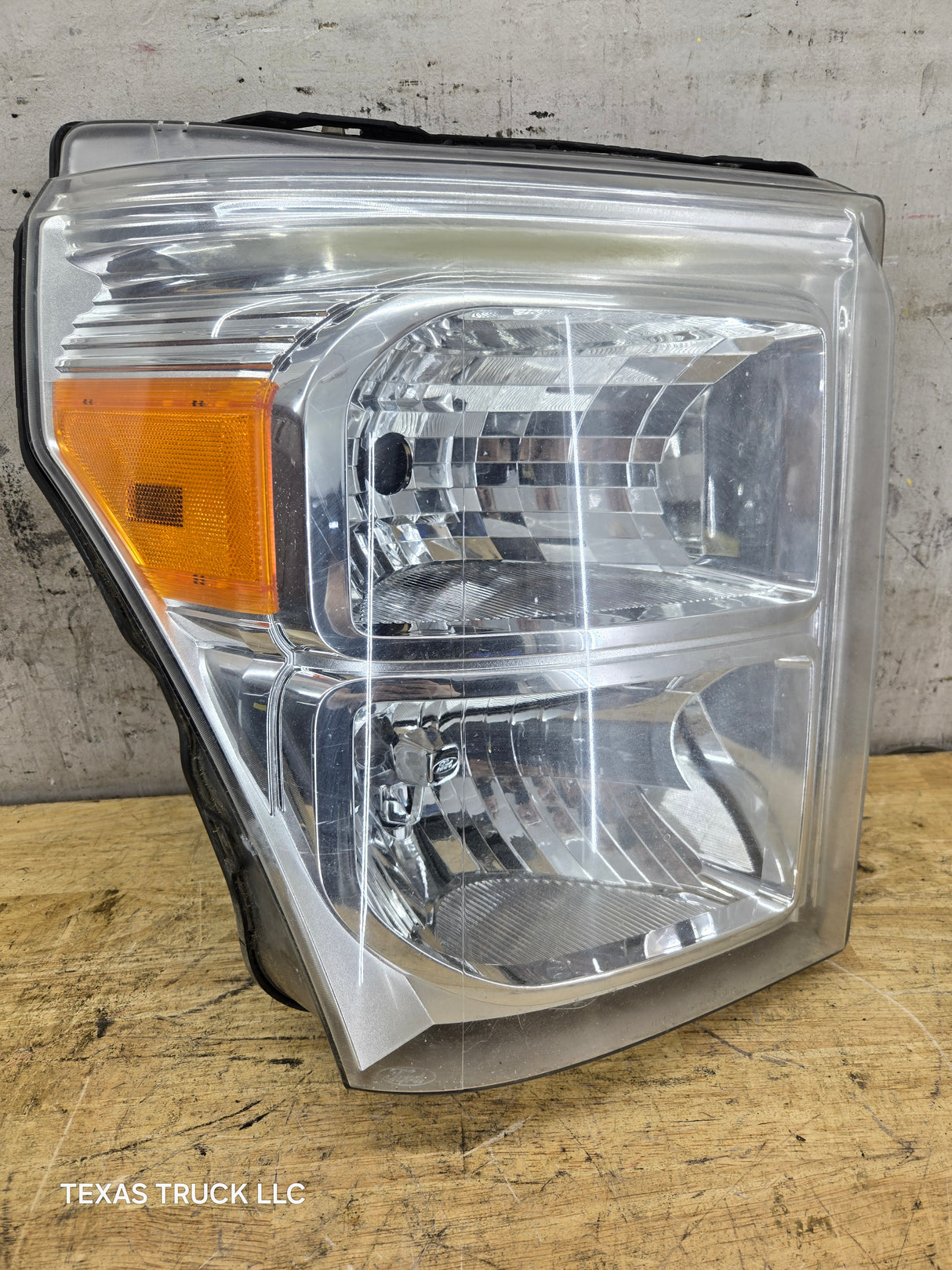 2011-2016 Ford Super Duty F250 F350 F450 F550 RH Passenger Side Headlight BC34-13005-A 6.7L Power Stroke 6.2L