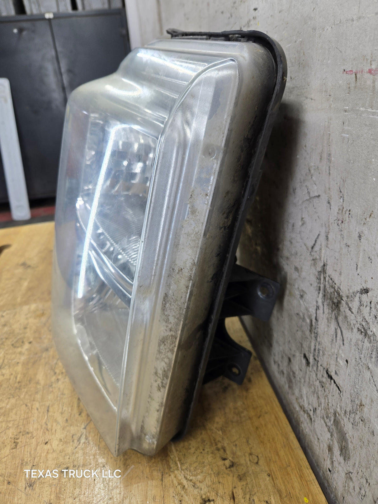 2011-2016 Ford Super Duty F250 F350 F450 F550 RH Passenger Side Headlight BC34-13005-A 6.7L Power Stroke 6.2L