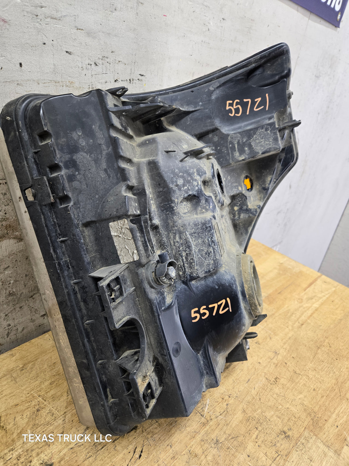 2011-2016 Ford Super Duty F250 F350 F450 F550 RH Passenger Side Headlight BC34-13005-A 6.7L Power Stroke 6.2L