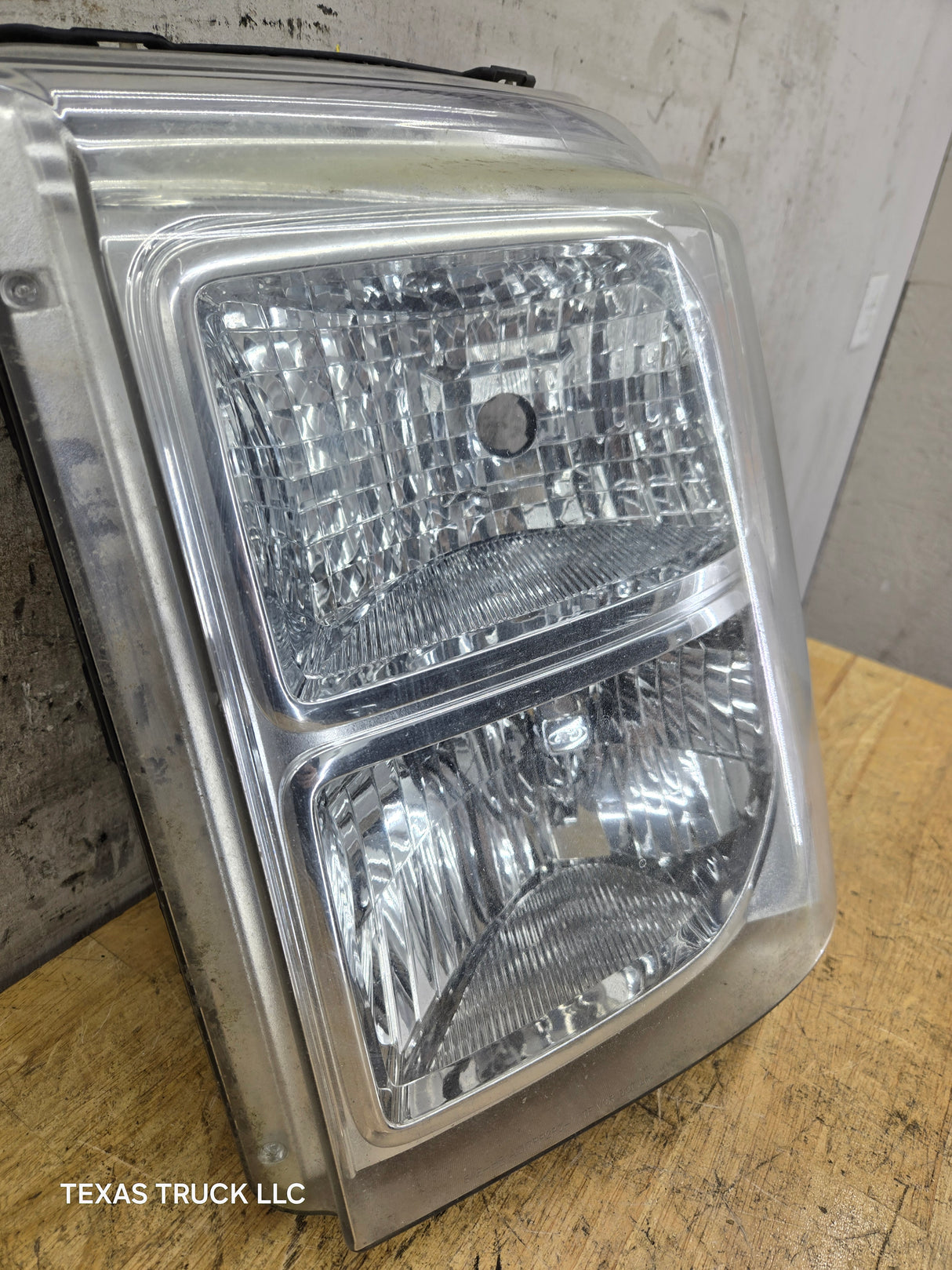 2011-2016 Ford Super Duty F250 F350 F450 F550 LH Driver Side Headlight BC34-13006-A 6.7L Power Stroke 6.2L Gas