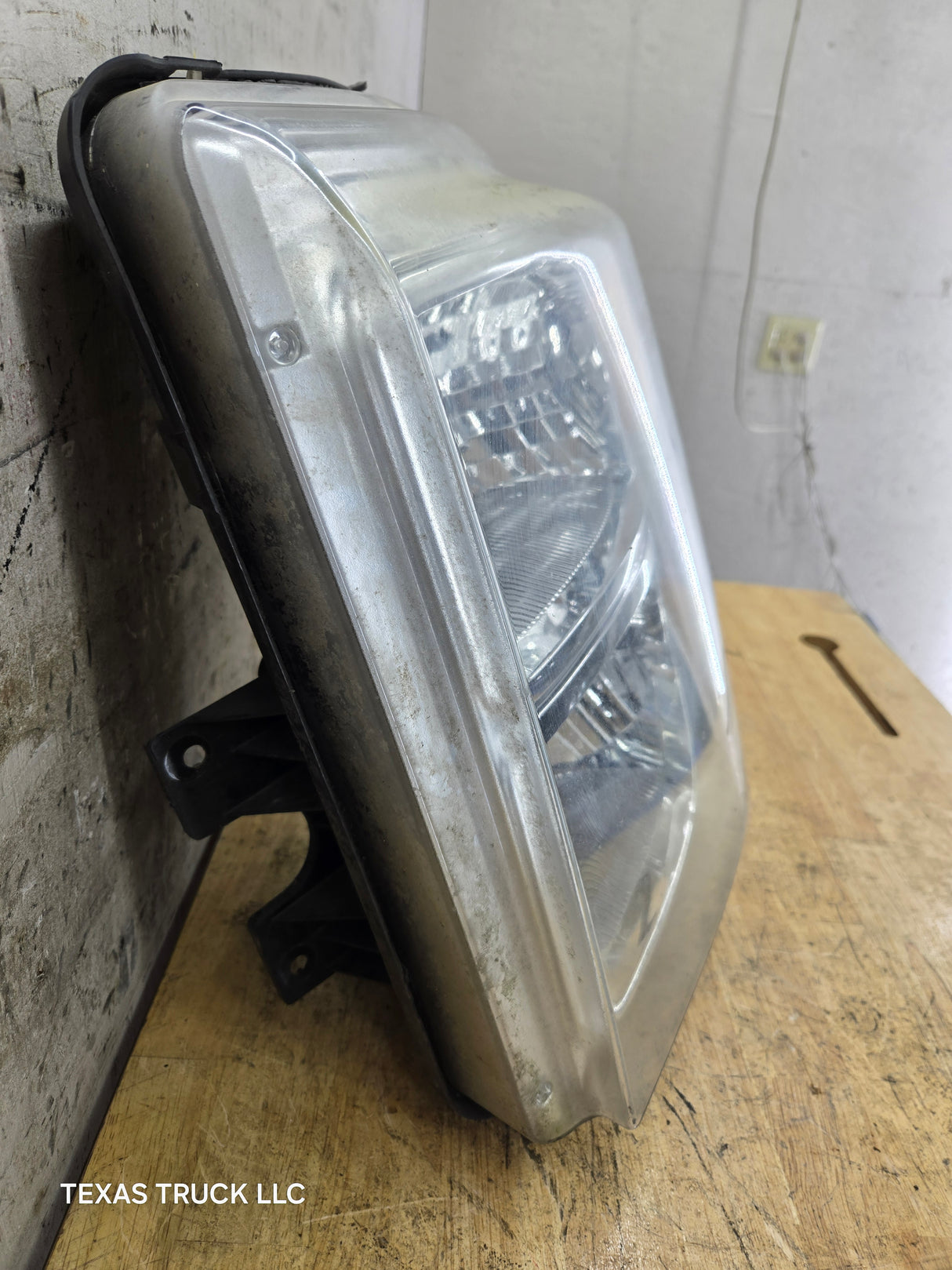 2011-2016 Ford Super Duty F250 F350 F450 F550 LH Driver Side Headlight BC34-13006-A 6.7L Power Stroke 6.2L Gas