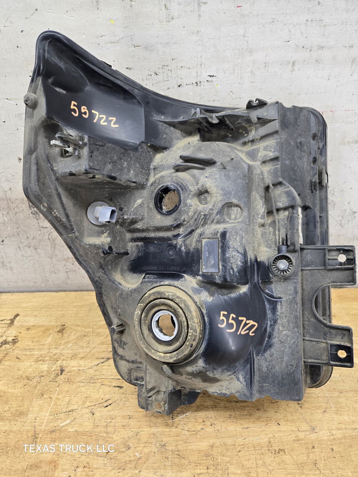 2011-2016 Ford Super Duty F250 F350 F450 F550 LH Driver Side Headlight BC34-13006-A 6.7L Power Stroke 6.2L Gas