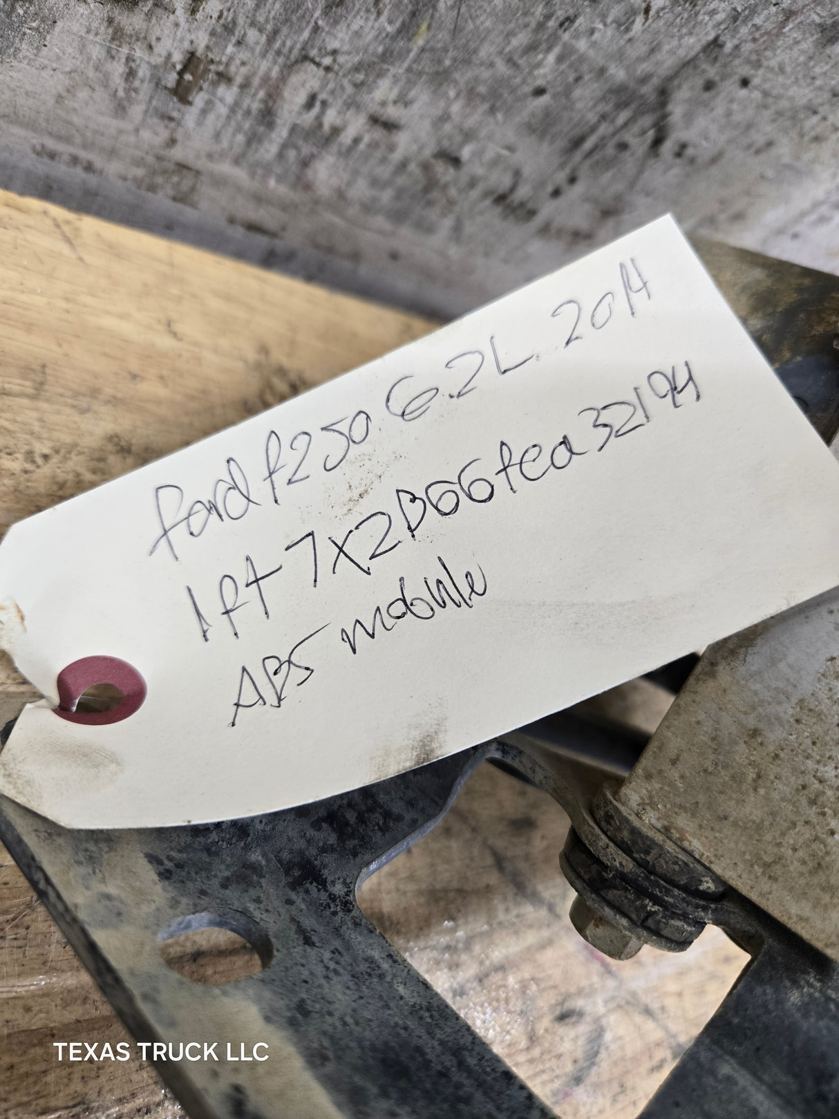 2014-2016 Ford Super Duty F250 F350 ABS Pump Module Control Assembly EC34-2C405-CB