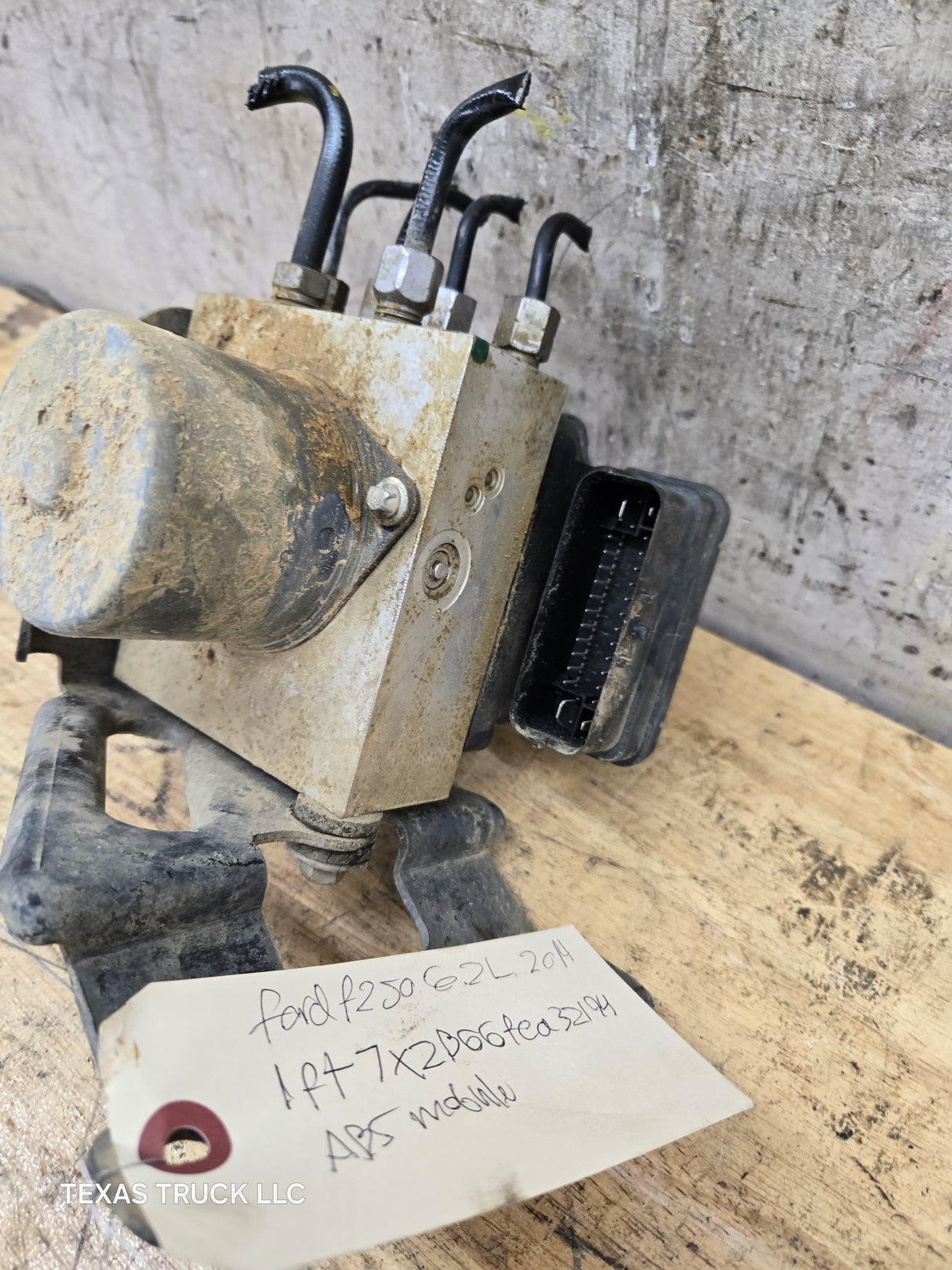 2014-2016 Ford Super Duty F250 F350 ABS Pump Module Control Assembly EC34-2C405-CB