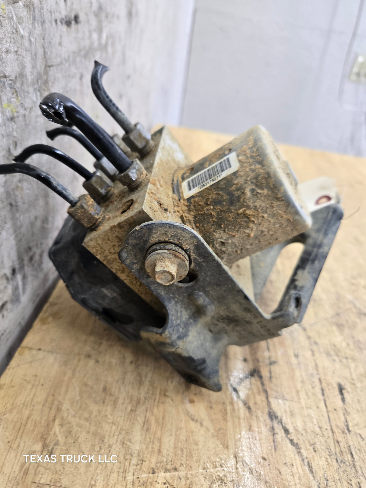 2014-2016 Ford Super Duty F250 F350 ABS Pump Module Control Assembly EC34-2C405-CB