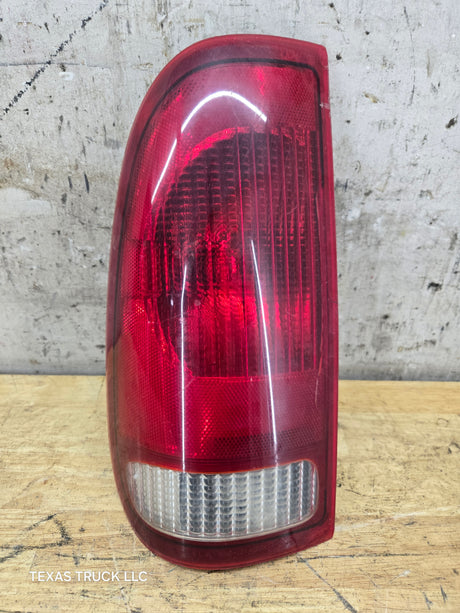 1999-2007 Ford Super Duty F250 F350 F450 F550 LH Driver Side Tail Light