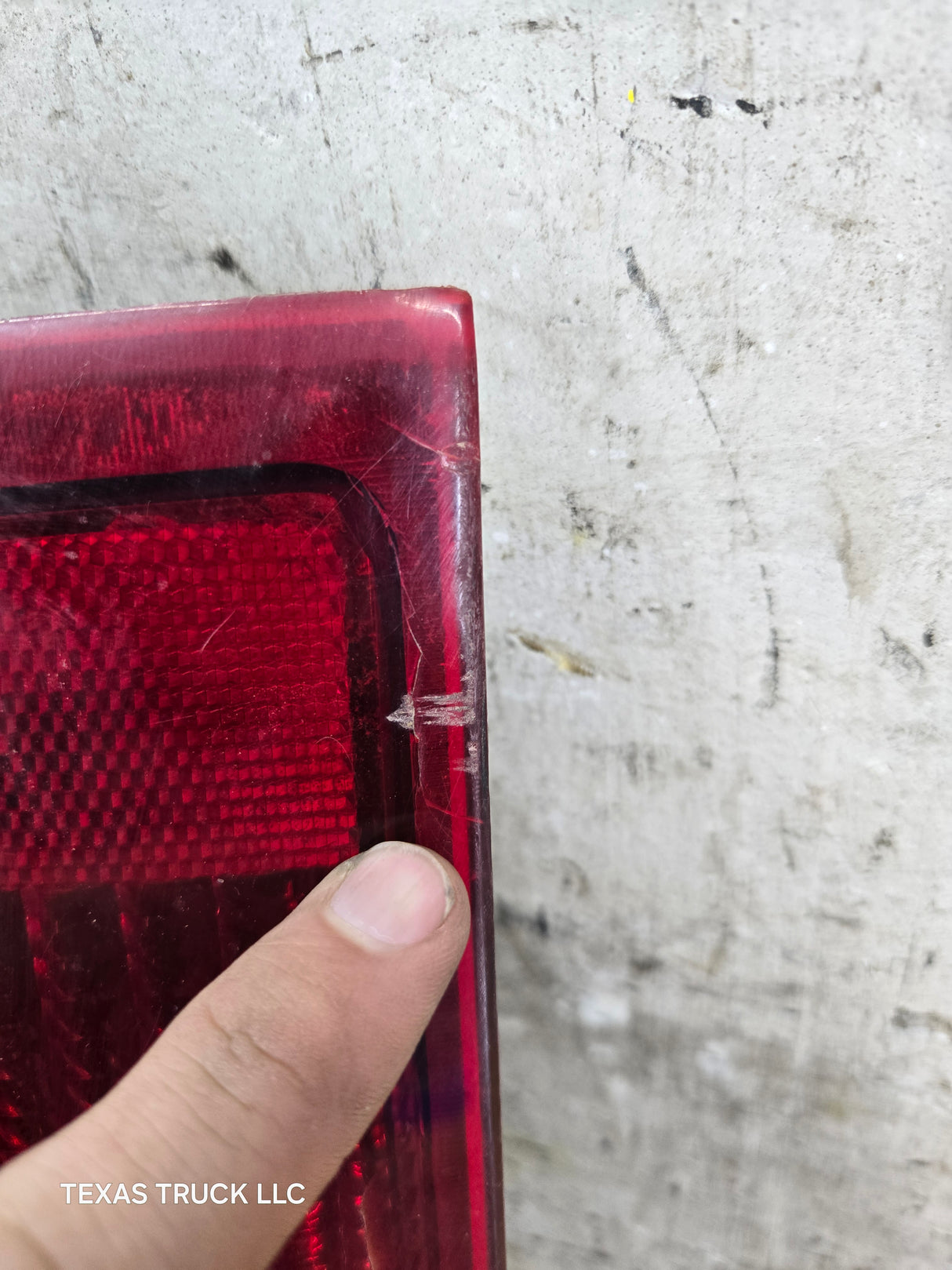 1999-2007 Ford Super Duty F250 F350 F450 F550 LH Driver Side Tail Light