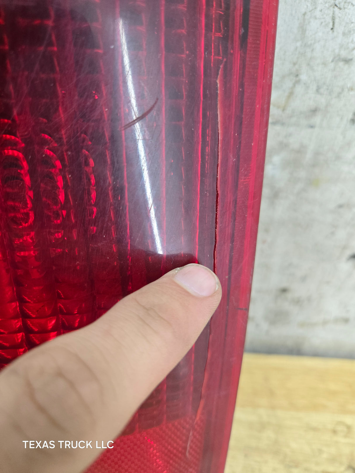 1999-2007 Ford Super Duty F250 F350 F450 F550 LH Driver Side Tail Light