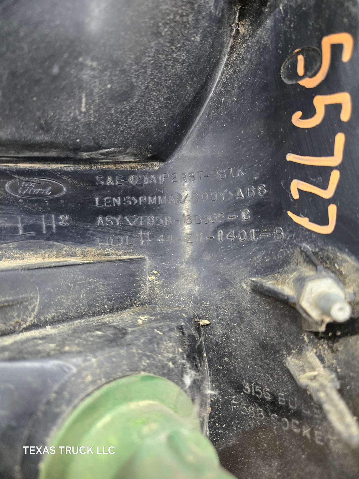 1999-2007 Ford Super Duty F250 F350 F450 F550 LH Driver Side Tail Light