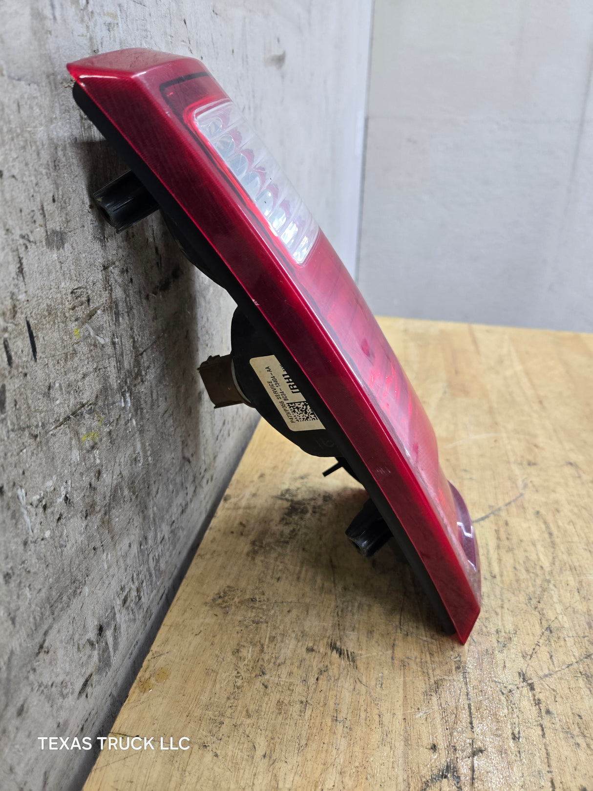 2008-2016 Ford Super Duty F250 F350 F450 F550 RH Passenger Side Tail Light