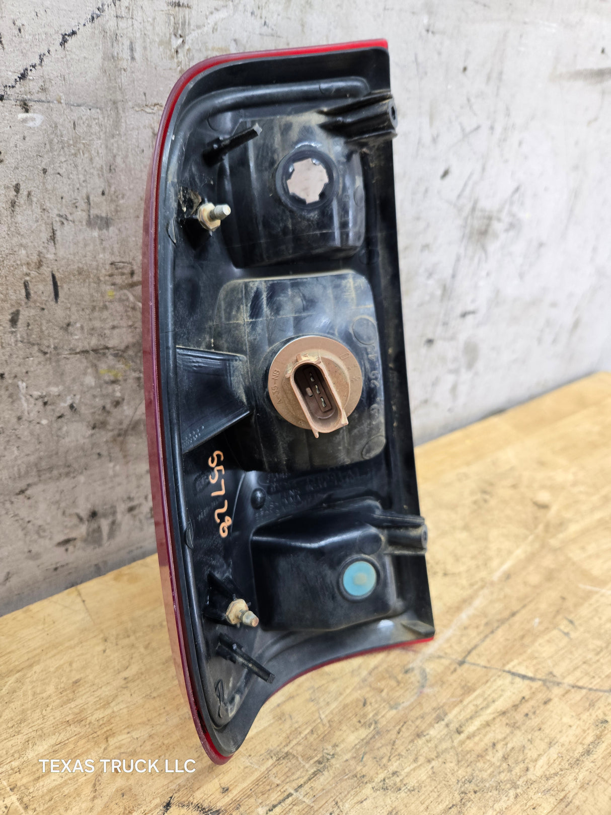 2008-2016 Ford Super Duty F250 F350 F450 F550 RH Passenger Side Tail Light