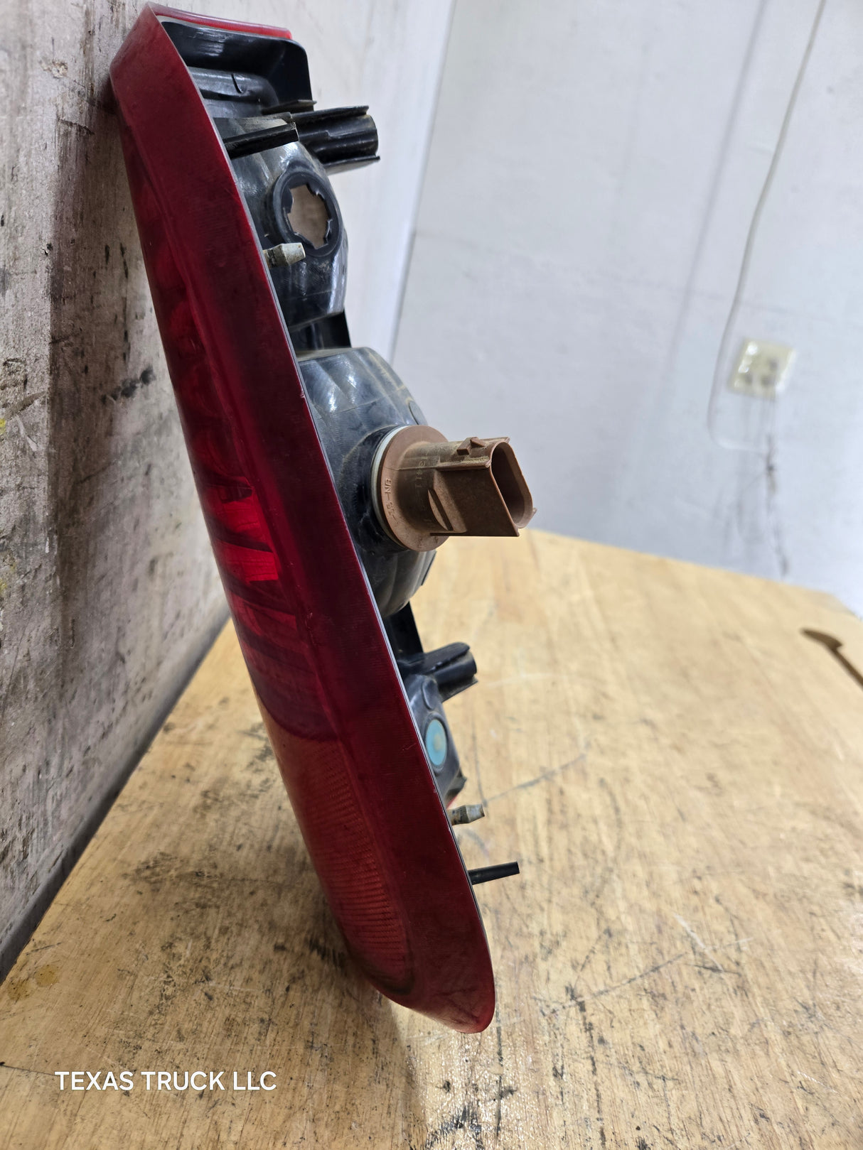 2008-2016 Ford Super Duty F250 F350 F450 F550 RH Passenger Side Tail Light