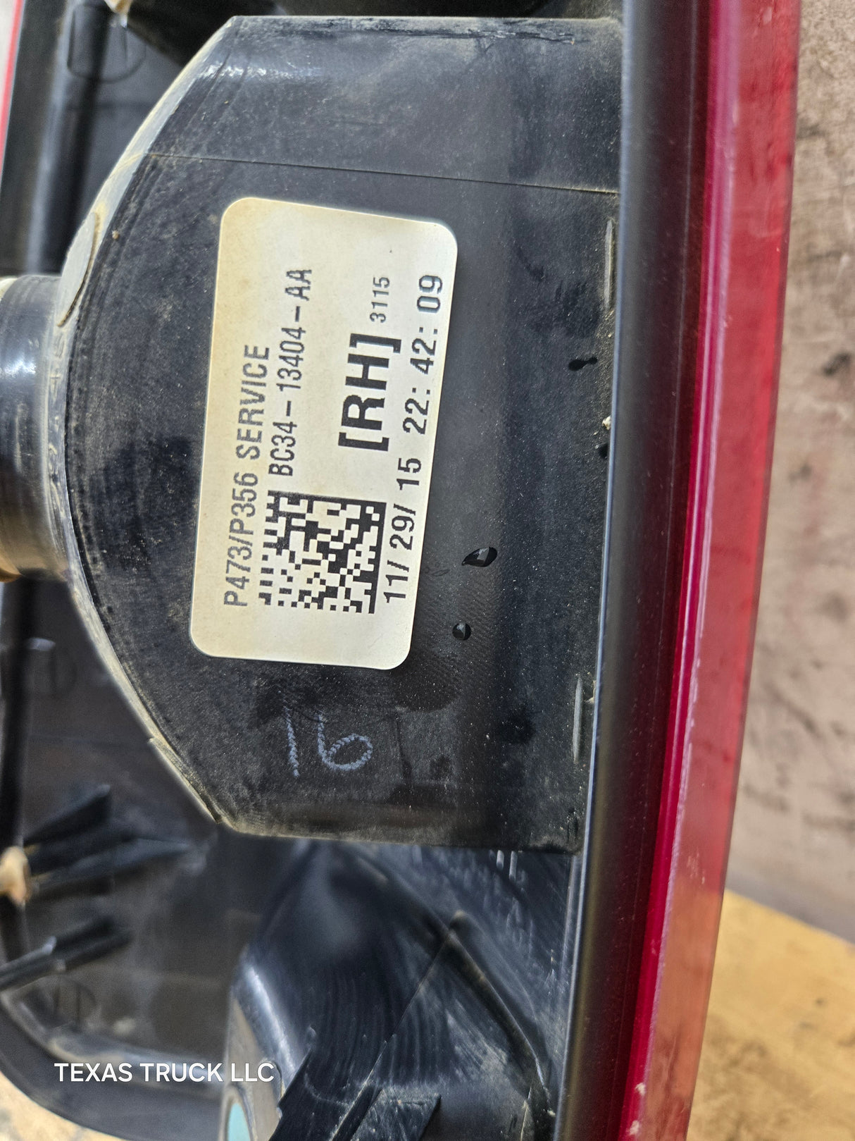 2008-2016 Ford Super Duty F250 F350 F450 F550 RH Passenger Side Tail Light