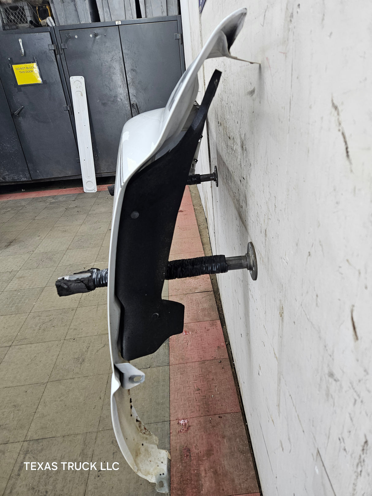 2003-2005 Dodge Ram 3rd Gen 1500 2500 3500 LH Driver Side Fender - White