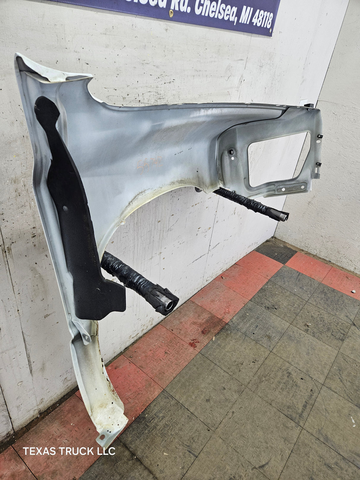 2003-2005 Dodge Ram 3rd Gen 1500 2500 3500 LH Driver Side Fender - White