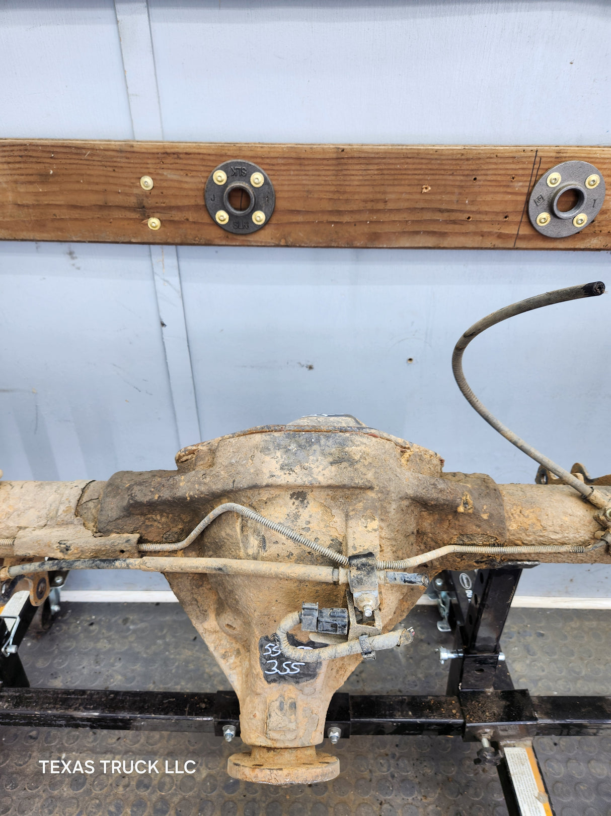 2000-2002 Dodge Ram 1500 3.55 Rear Axle 2nd Gen