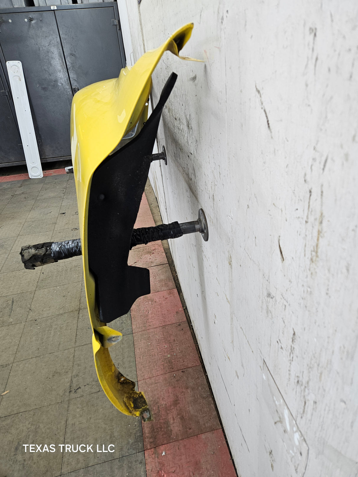 2003-2005 Dodge Ram 3rd Gen 1500 2500 3500 LH Driver Side Fender - Yellow