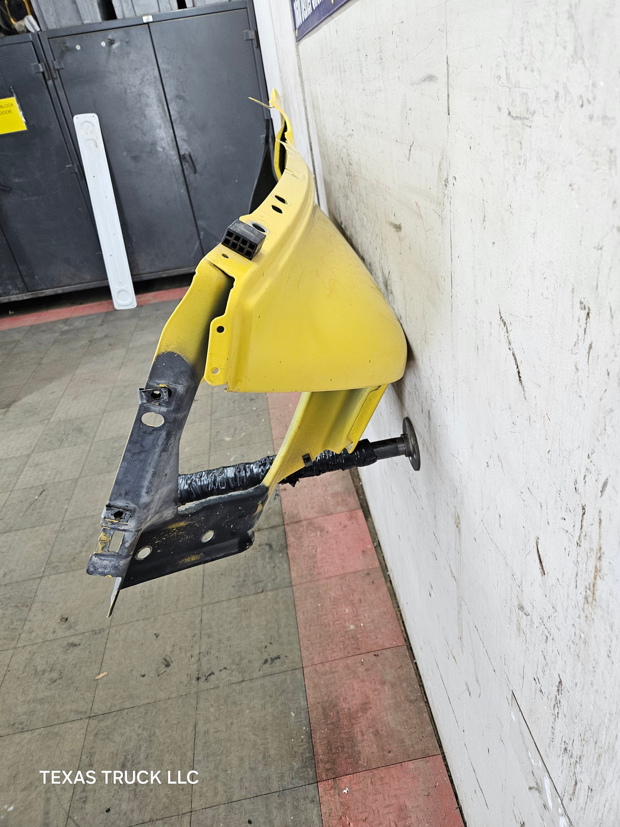 2003-2005 Dodge Ram 3rd Gen 1500 2500 3500 LH Driver Side Fender - Yellow