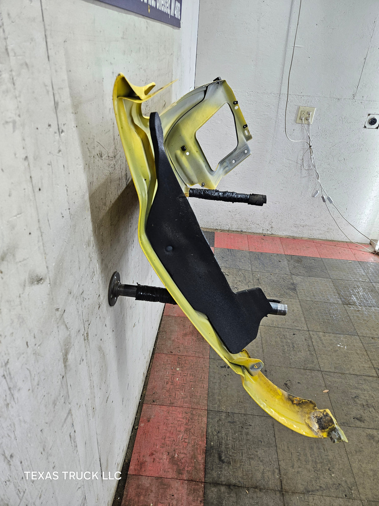 2003-2005 Dodge Ram 3rd Gen 1500 2500 3500 LH Driver Side Fender - Yellow