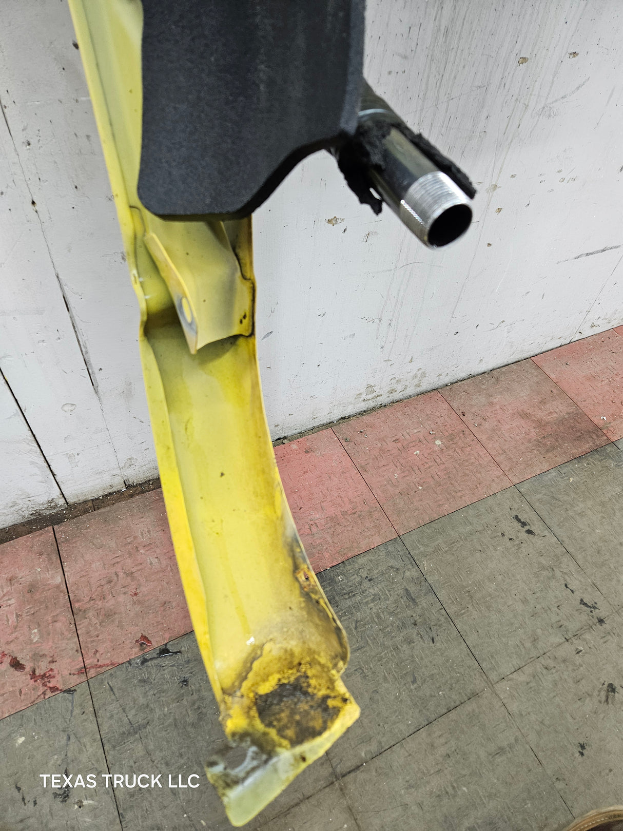 2003-2005 Dodge Ram 3rd Gen 1500 2500 3500 LH Driver Side Fender - Yellow