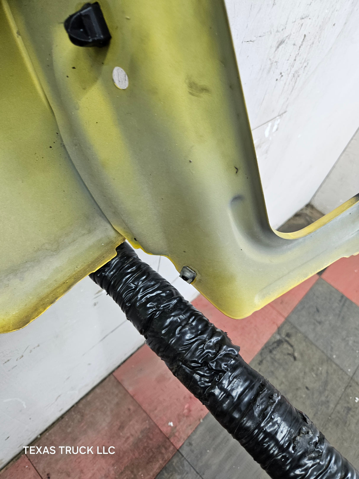 2003-2005 Dodge Ram 3rd Gen 1500 2500 3500 LH Driver Side Fender - Yellow