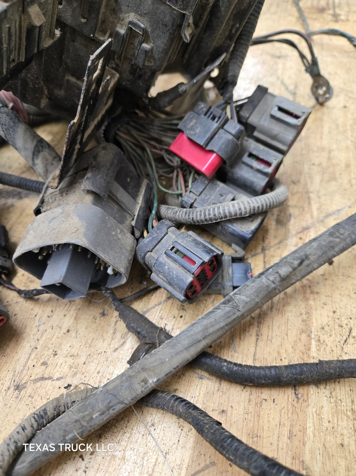 1999-2001 Ford Super Duty Excursion Engine bay wiring harness Cab side F250 F350 F450 F550