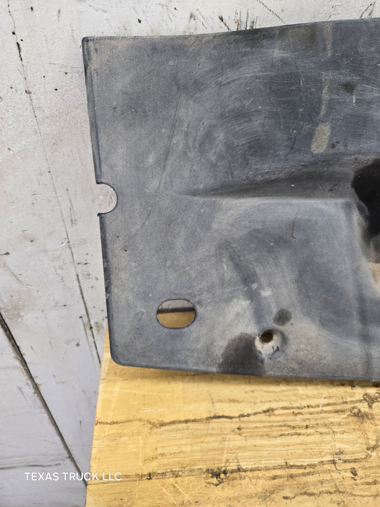 2007-2013 Chevrolet Silverado GMC Sierra 1500 Front Upper Radiator Air Baffle Cover OEM 15911270