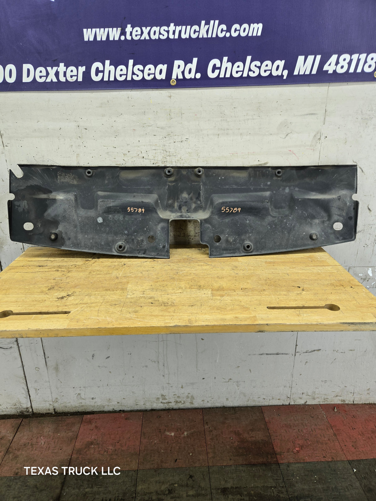 2007-2013 Chevrolet Silverado GMC Sierra 1500 Front Upper Radiator Air Baffle Cover OEM 15911270