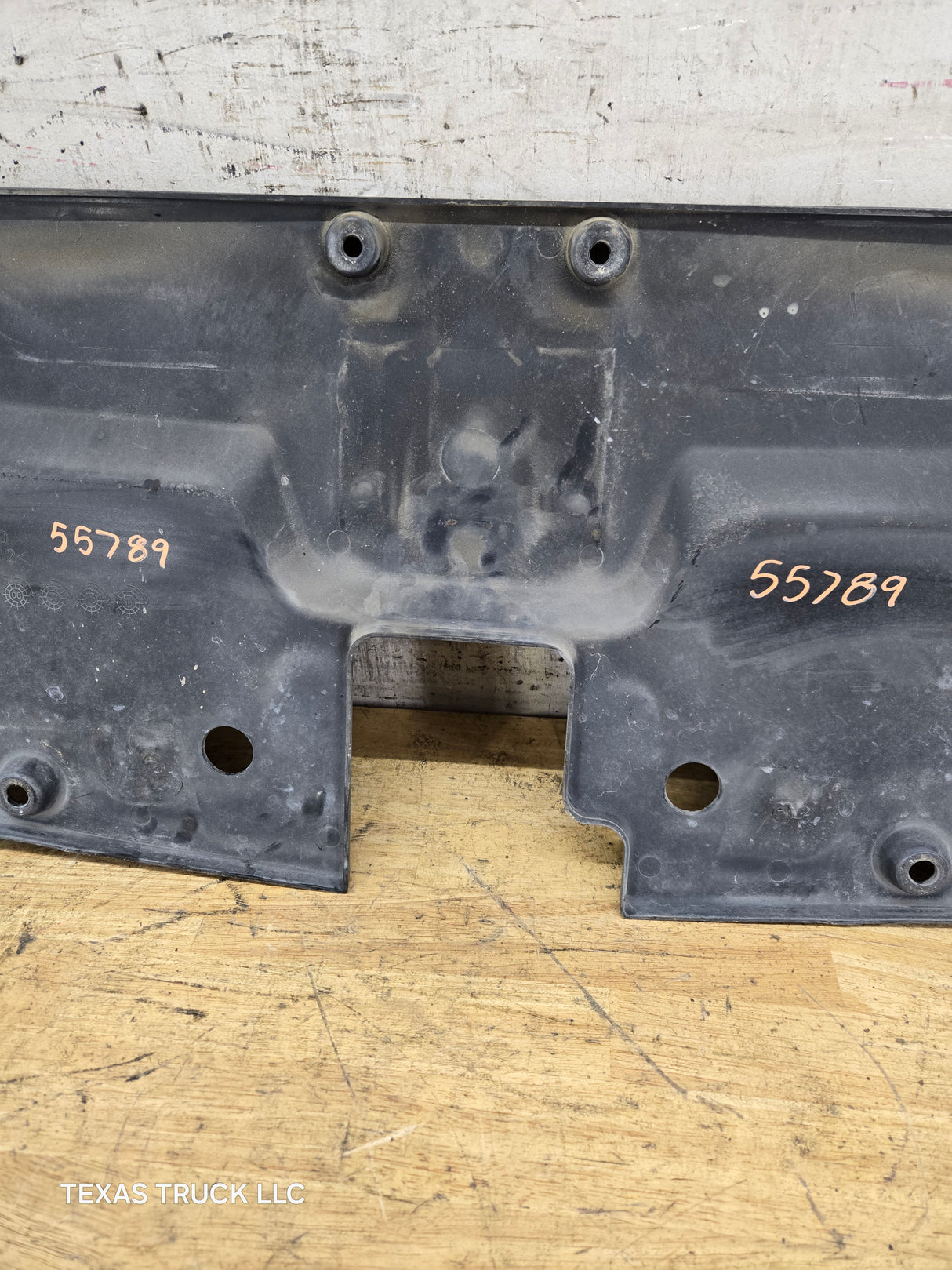 2007-2013 Chevrolet Silverado GMC Sierra 1500 Front Upper Radiator Air Baffle Cover OEM 15911270