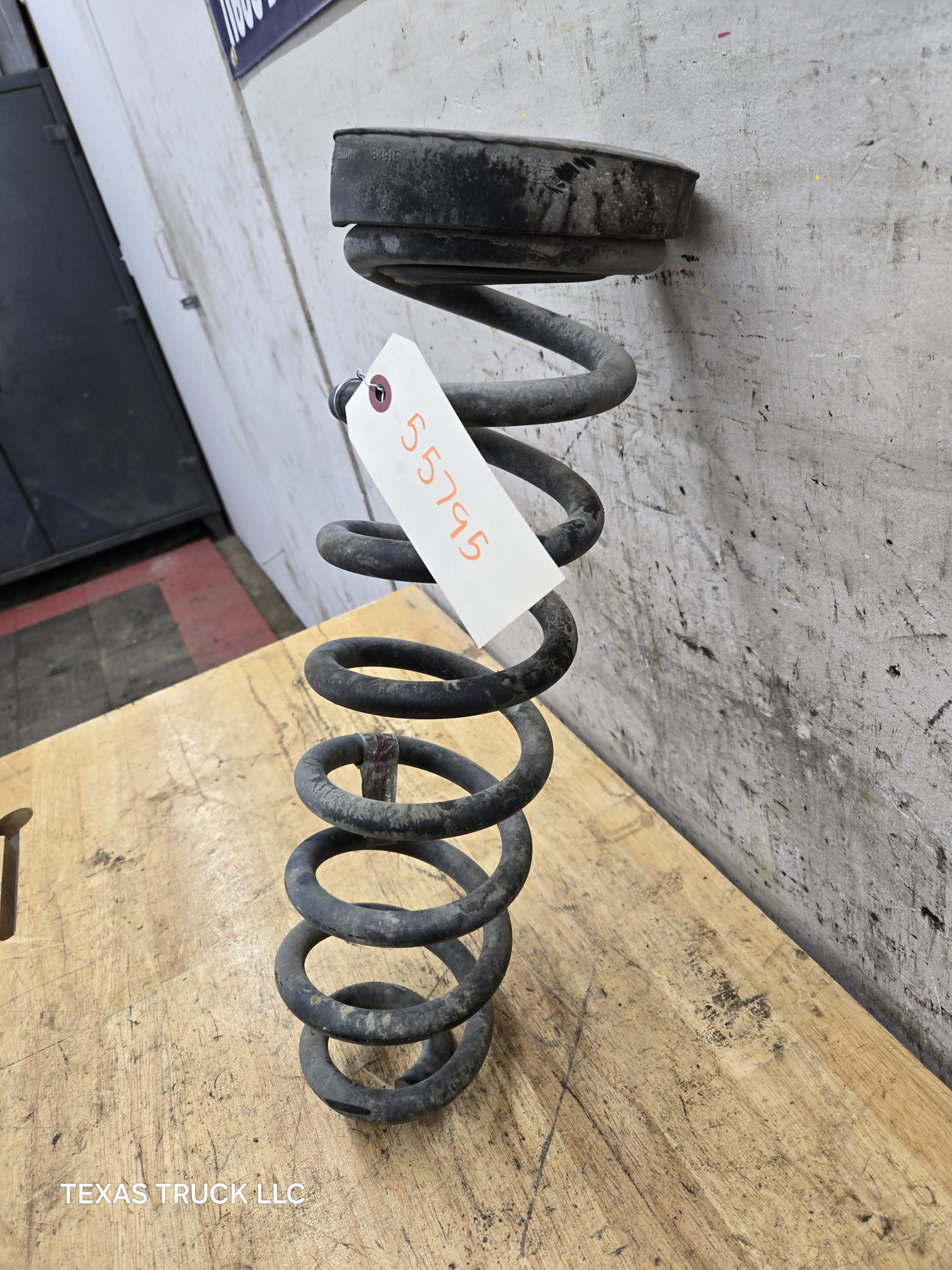 2005-2020 Ford F250 F350 Super Duty Front Coil Spring & Isolator 5C34-5310AED