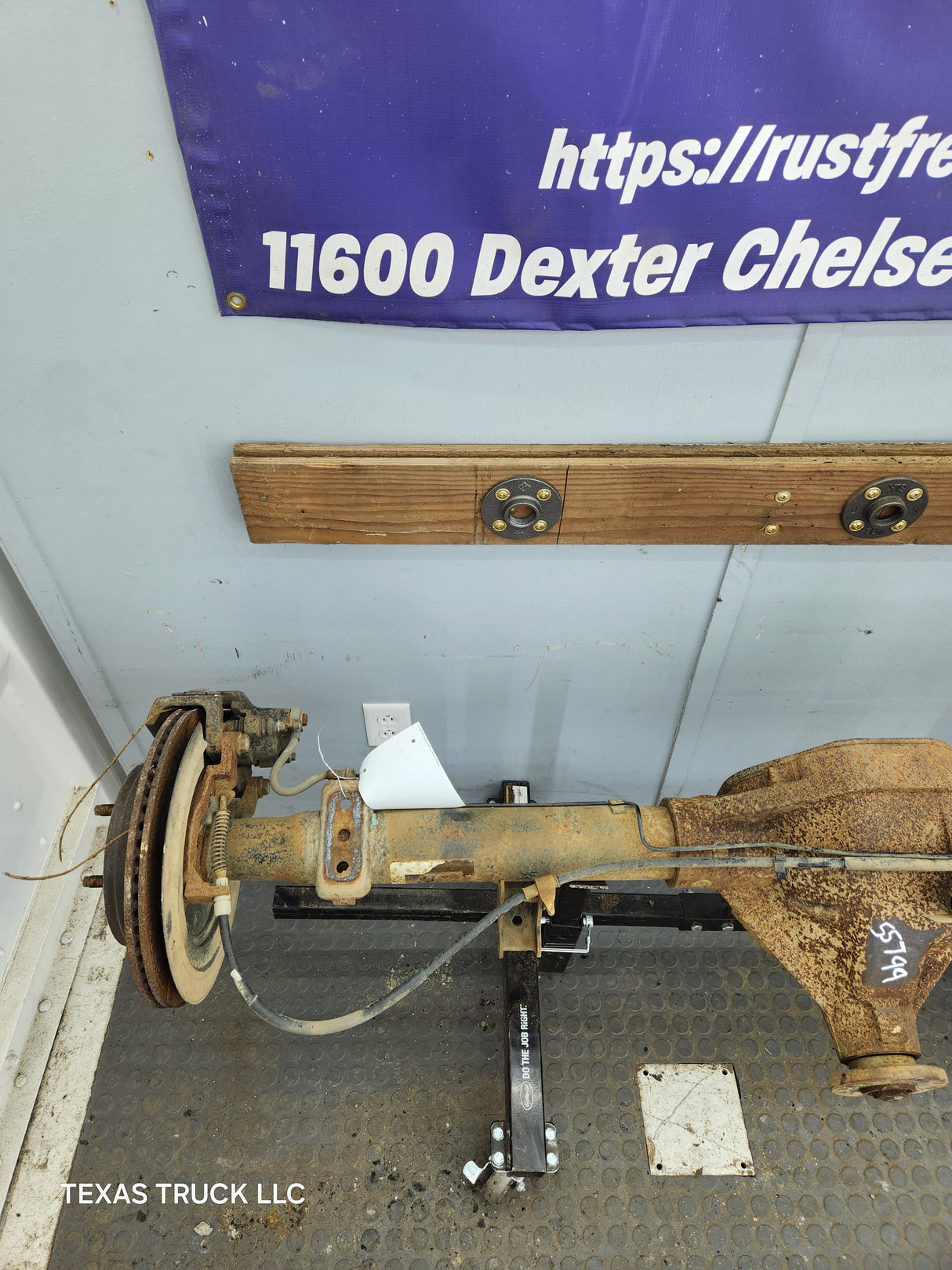 2002-2005 Dodge Ram 1500 Rear Axle 3.55 Gear Ratio 3rd Gen