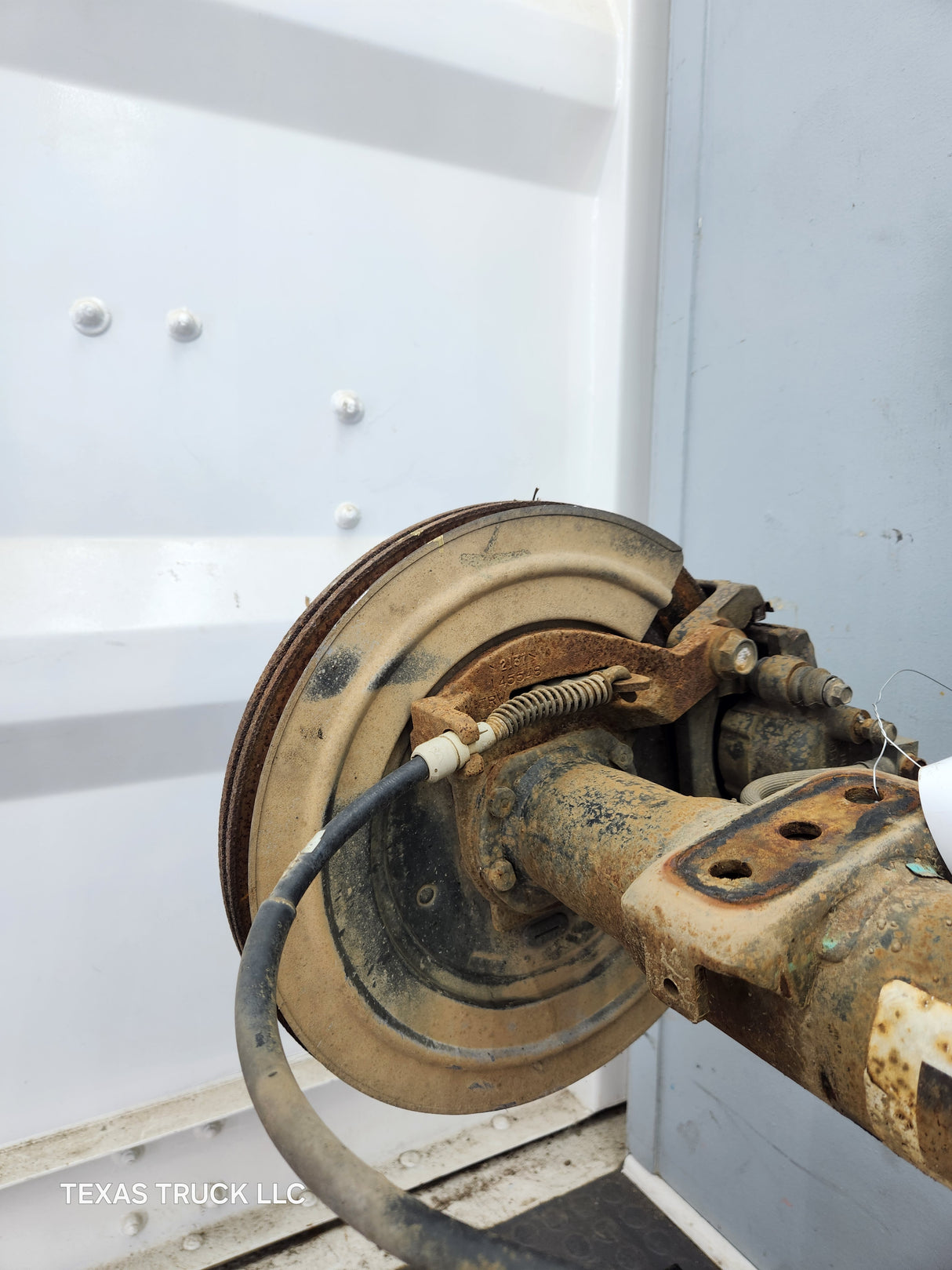 2002-2005 Dodge Ram 1500 Rear Axle 3.55 Gear Ratio 3rd Gen