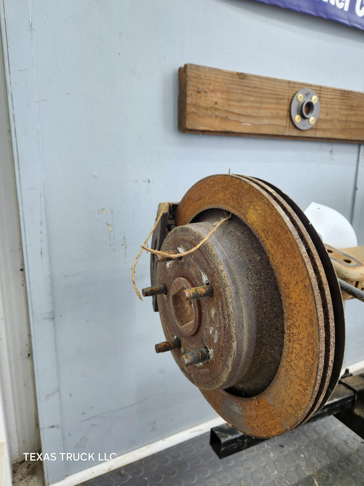 2002-2005 Dodge Ram 1500 Rear Axle 3.55 Gear Ratio 3rd Gen