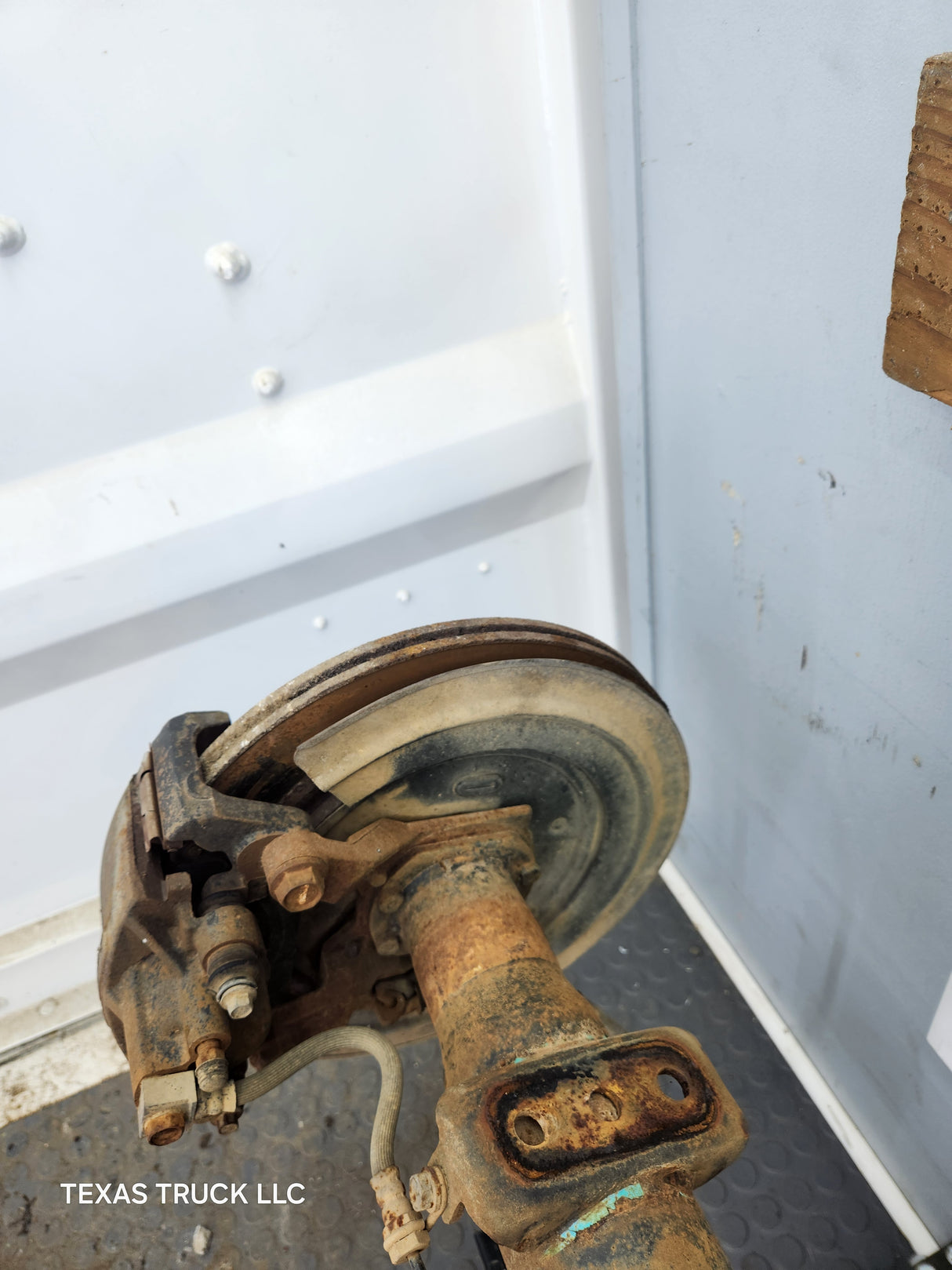 2002-2005 Dodge Ram 1500 Rear Axle 3.55 Gear Ratio 3rd Gen