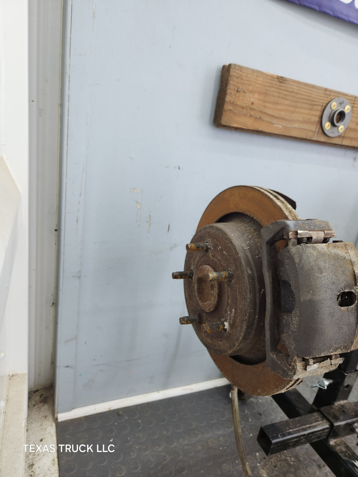 2002-2005 Dodge Ram 1500 Rear Axle 3.55 Gear Ratio 3rd Gen