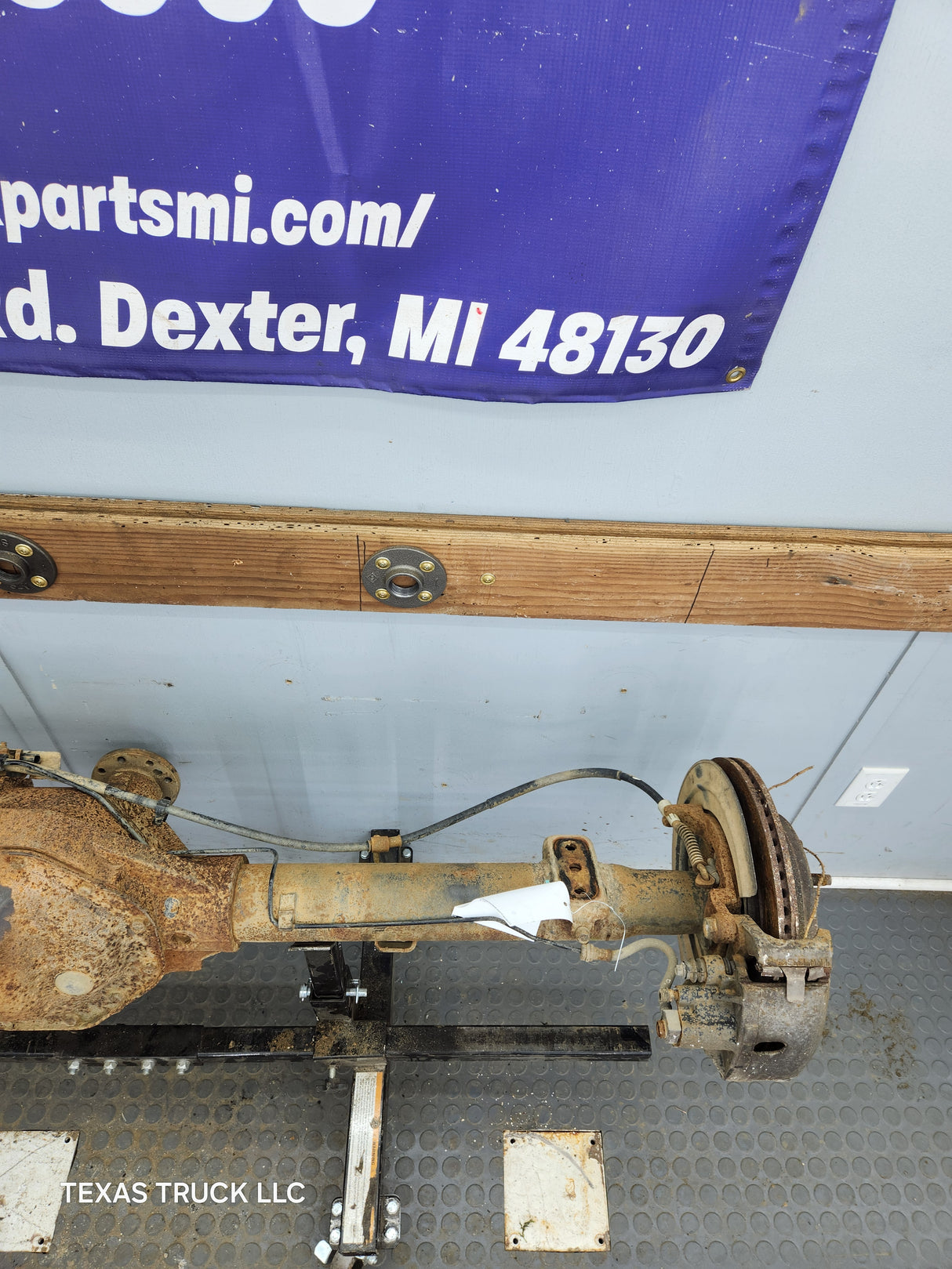 2002-2005 Dodge Ram 1500 Rear Axle 3.55 Gear Ratio 3rd Gen