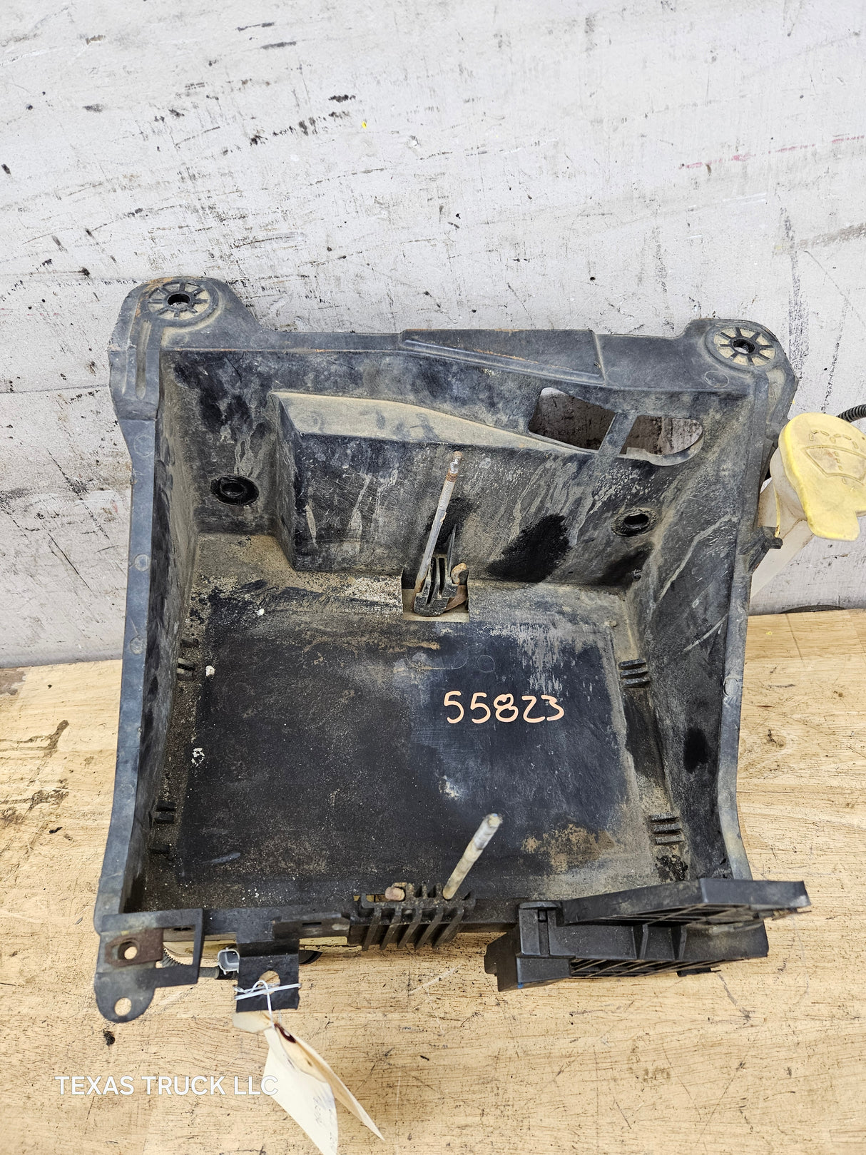 2011-2016 6.7 Power Stroke 6.2L Gas Right Side Battery Tray & Wiper Fluid Tank Reservoir