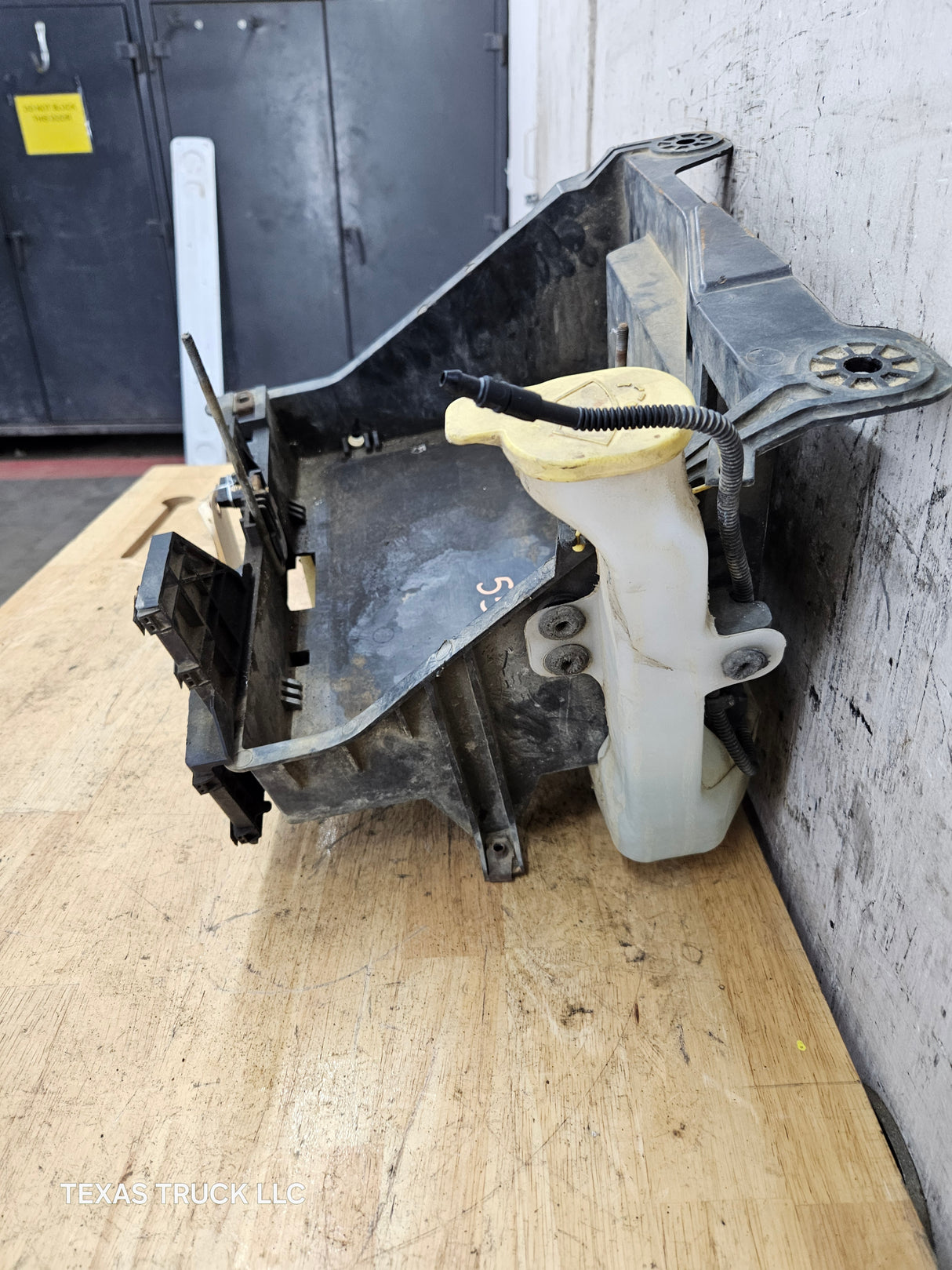 2011-2016 6.7 Power Stroke 6.2L Gas Right Side Battery Tray & Wiper Fluid Tank Reservoir