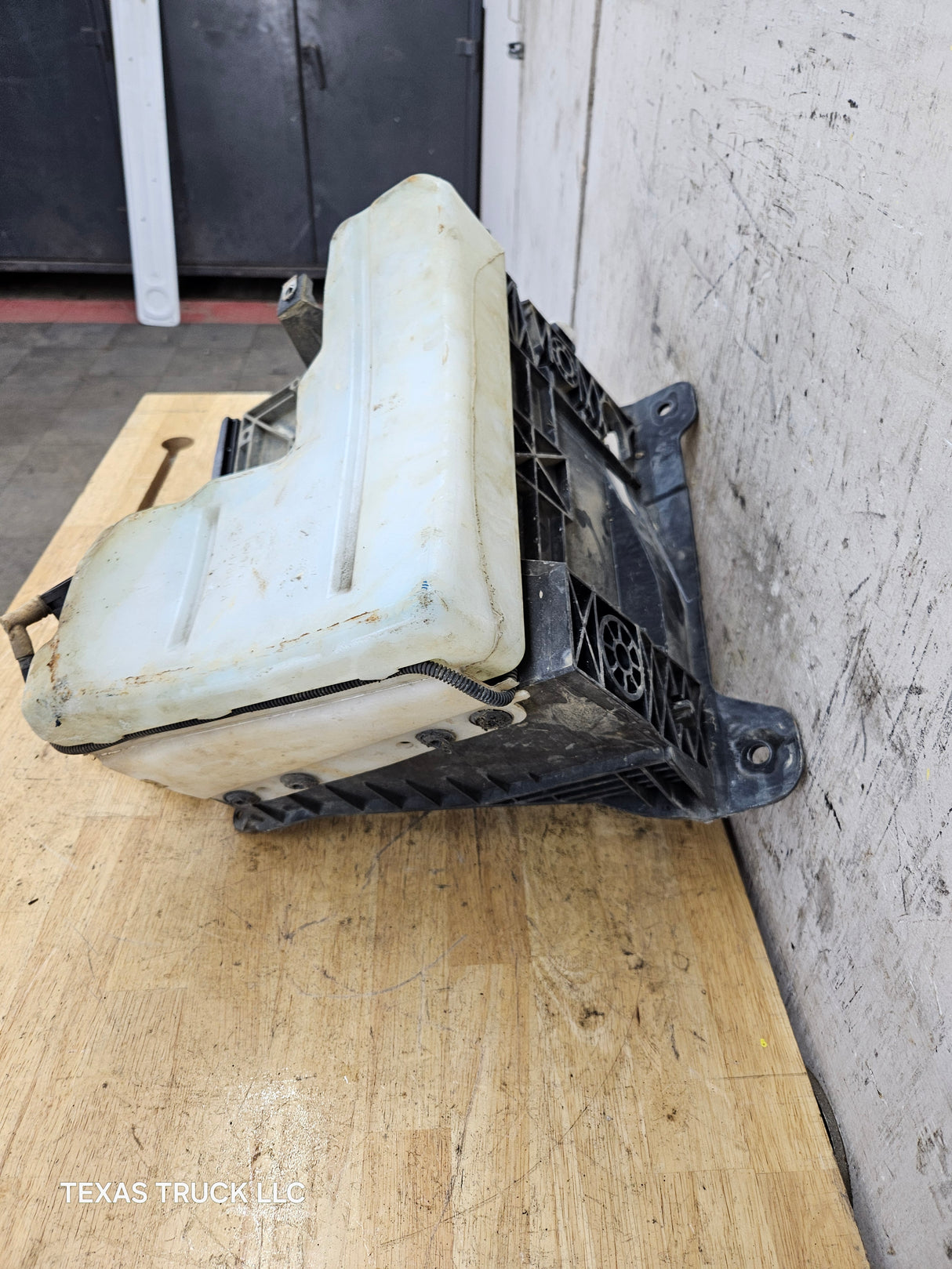 2011-2016 6.7 Power Stroke 6.2L Gas Right Side Battery Tray & Wiper Fluid Tank Reservoir