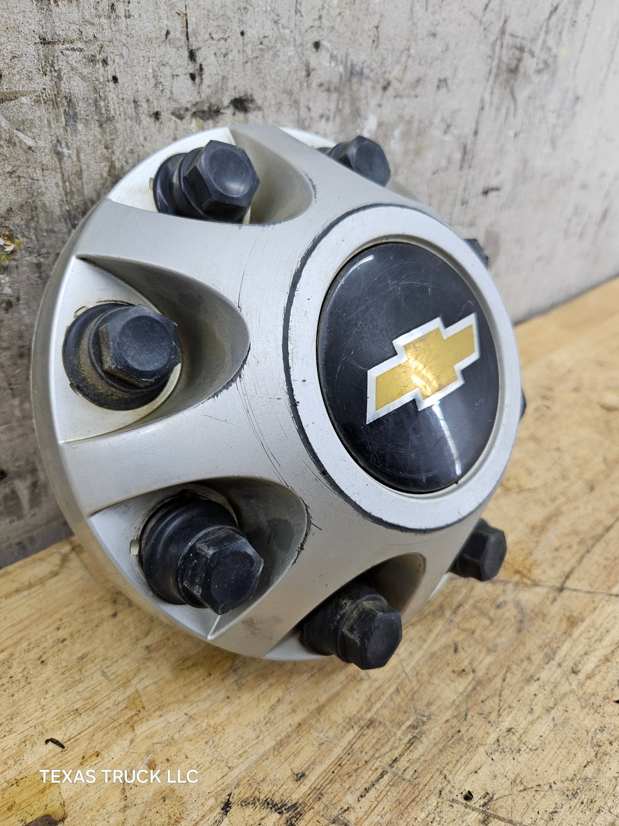 2011-2019 Chevrolet Silverado 2500 3500 Single Rear Wheel Center Hub Cap Lug Cover 9597819